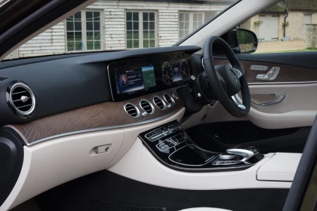 Miniaturansicht von Mercedes-Benz E 400 D 4MATIC All-Terrain Innere