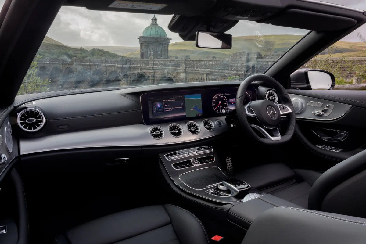 Mercedes-Benz E 220 D Cabriolet Innere