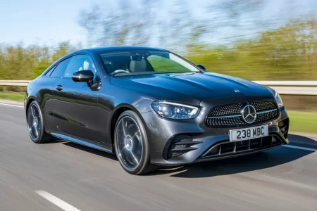 Miniaturansicht von Mercedes-Benz E 400 D 4MATIC Coupe Vorderansicht