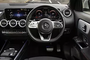 Miniaturansicht von Mercedes-Benz GLA 180 Business Solution Innere