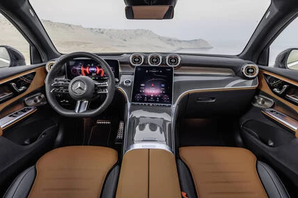 Miniaturansicht von Mercedes-Benz GLC 200 D Coupe Business Solution AMG Innere
