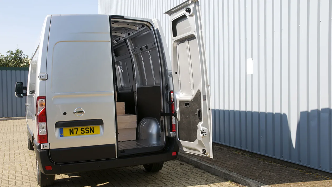 Nissan NV400 L1H1 3300 2.3 DCi 110 Acenta Rückansicht