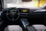 Miniaturansicht von Opel Astra 1.2 Turbo 130hp Business Elegance Innere
