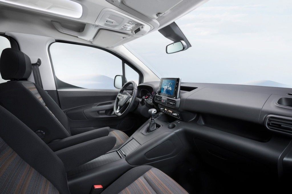 Opel Combo L2H1 1.5 Diesel 102hp Edition Innere