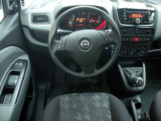 Opel Combo Tour L2H1 1.2 Turbo 130hp Edition Innere