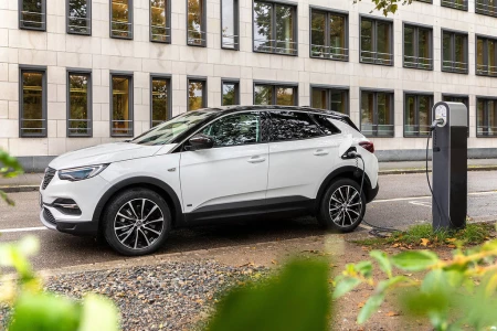 Miniaturansicht von Opel Grandland X 1.5 CDTI 130hp Elegance Vorderansicht