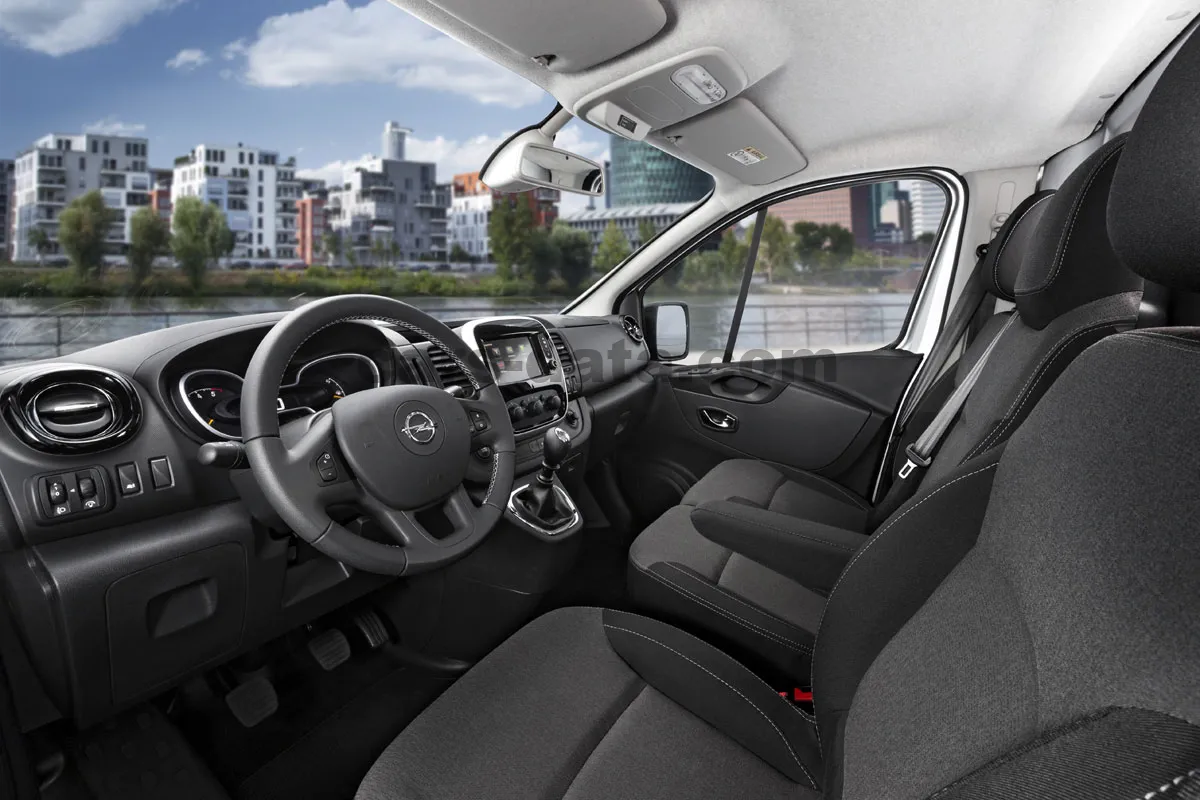 Opel Vivaro Combi L3H1 2.0 Diesel 122hp Innere