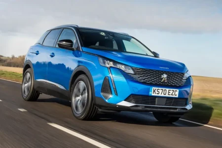 Miniaturansicht von Peugeot 3008 Active 1.2 PureTech 130 Vorderansicht