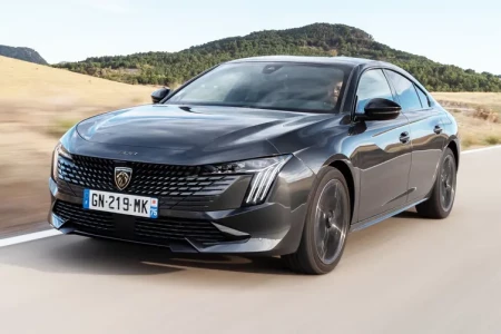 Miniaturansicht von Peugeot 508 Active PureTech 130 Vorderansicht