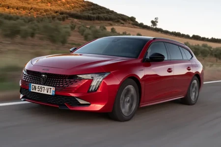 Miniaturansicht von Peugeot 508 SW Allure PureTech 130 Vorderansicht