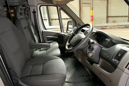 Miniaturansicht von Peugeot Boxer L3H2 333 BlueHDi 140 Pro Innere