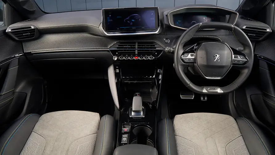 Peugeot E-208 Active EV 50kWh 136 Innere
