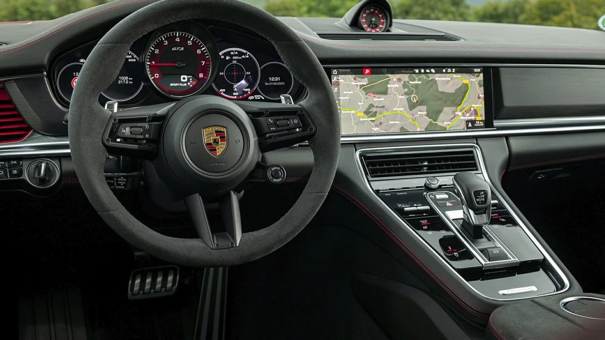 Porsche Panamera 4S E-Hybrid Executive Innere