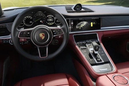 Miniaturansicht von Porsche Panamera GTS Sport Turismo Innere