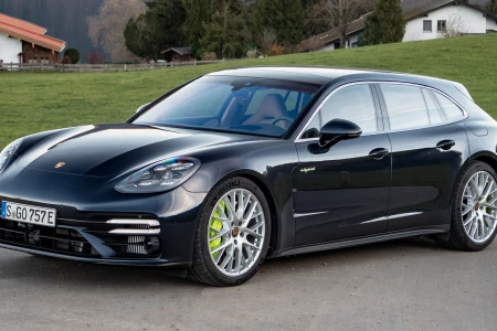 Miniaturansicht von Porsche Panamera GTS Sport Turismo Vorderansicht