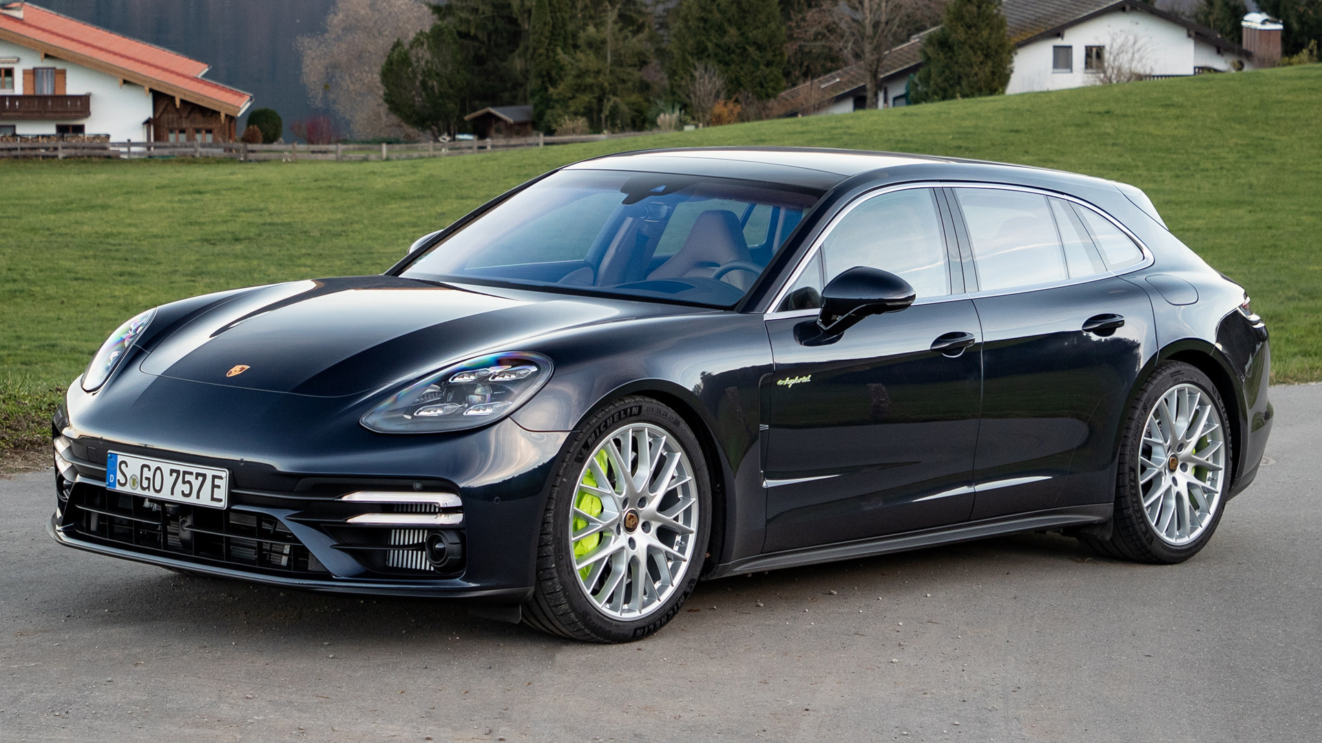 Porsche Panamera GTS Sport Turismo Vorderansicht