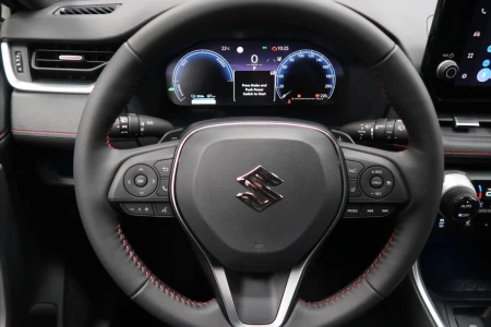 Miniaturansicht von Suzuki Across 2.5 Plug-in Hybrid Style Innere