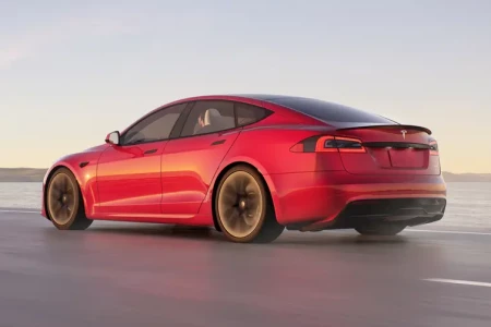 Miniaturansicht von Tesla Model S Long Range Rückansicht