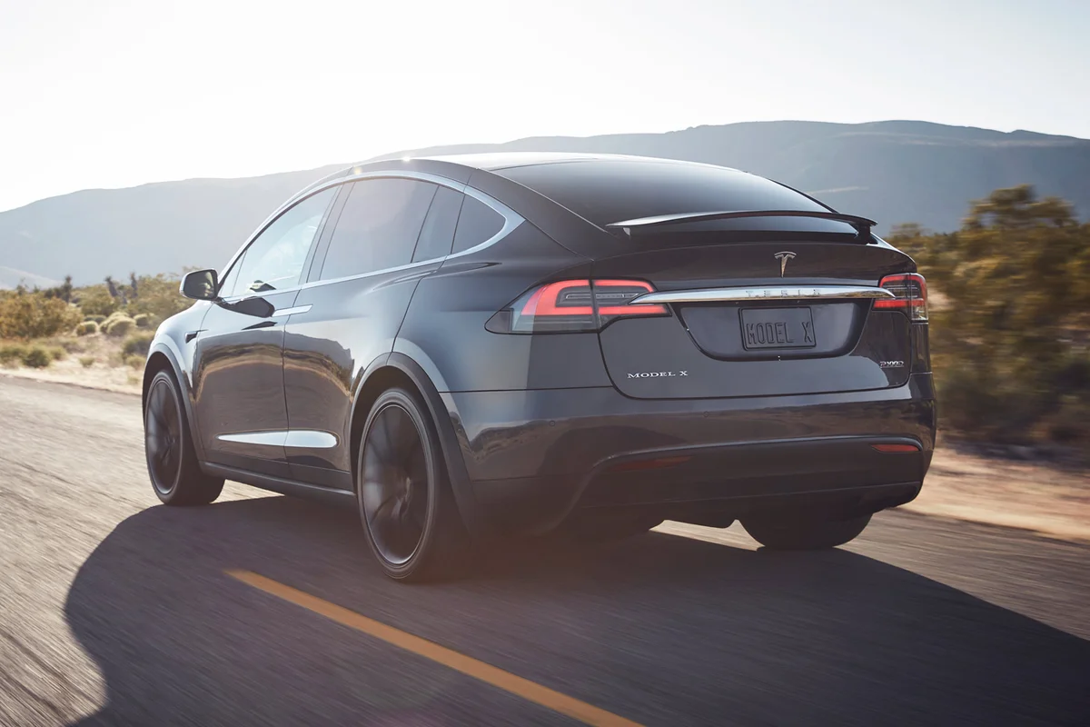 Tesla Model X Long Range Rückansicht