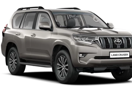 Miniaturansicht von Toyota Land Cruiser 2.8 D-4D Challenger 7P Vorderansicht