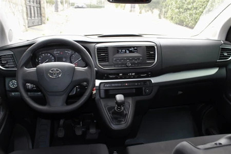 Miniaturansicht von Toyota Proace Shuttle Long 2.0 D-4D 122hp Cool Comfort Innere