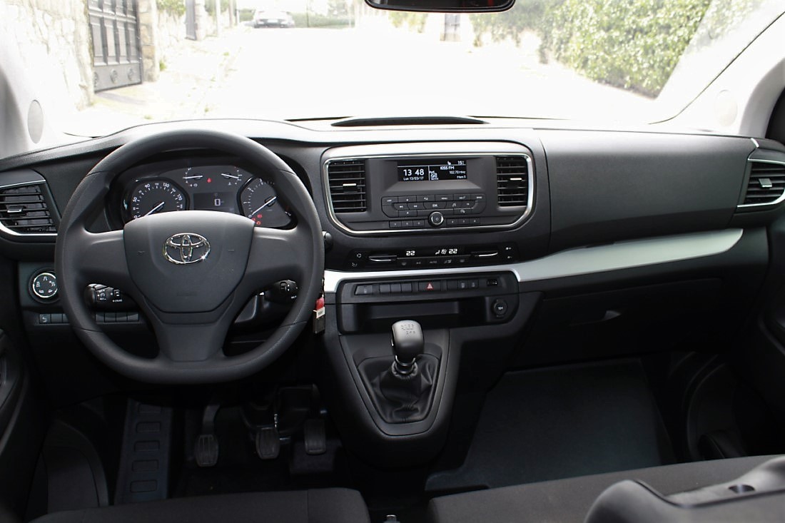 Toyota Proace Shuttle Long 2.0 D-4D 122hp Cool Comfort Innere