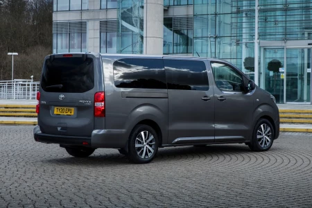 Miniaturansicht von Toyota Proace Verso Medium 2.0 D-4D 122hp Dynamic Rückansicht