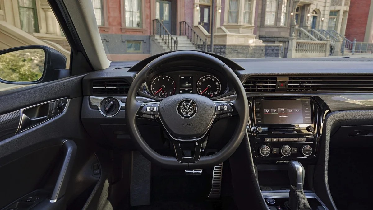 Volkswagen Passat 2.0 TDI 150hp R-Line Business+ Innere