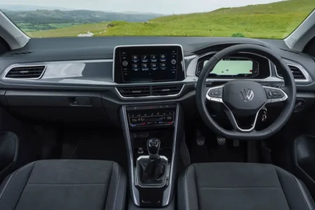 Miniaturansicht von Volkswagen T-Roc 2.0 TSI 4Motion Sport Business R Innere