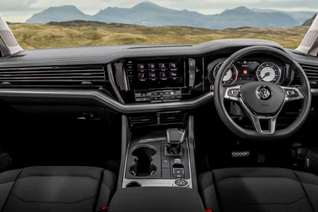 Miniaturansicht von Volkswagen Touareg 3.0 V6 TSI 340hp 4Motion Atmosphere Innere
