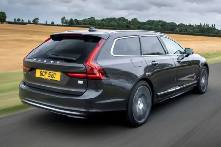 Miniaturansicht von Volvo V90 T6 Recharge AWD Business Pro Rückansicht