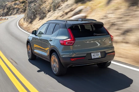 Miniaturansicht von Volvo XC40 Recharge P8 AWD Rückansicht